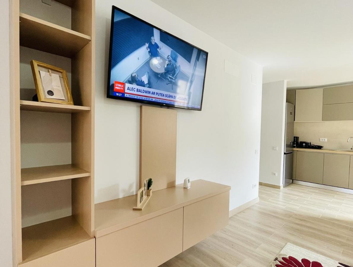 Mountain Crib In Urban Plaza W. Parking & Netflix Leilighet Braşov Eksteriør bilde